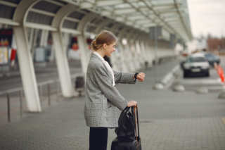 8 Tips for Choosing the Right Airport Transfer Services